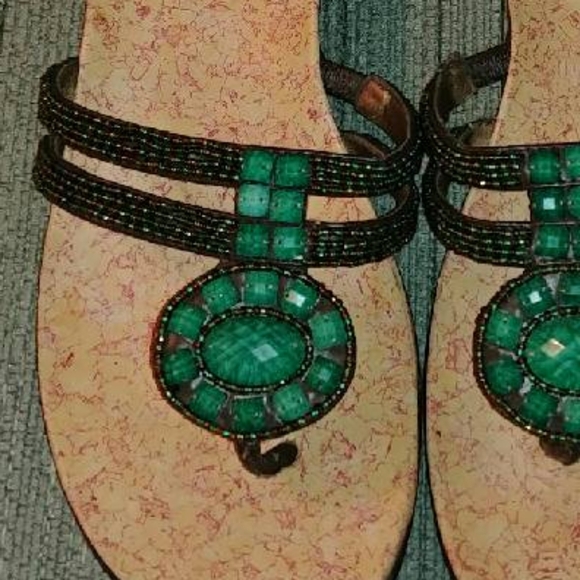 Kenneth Cole Reaction beaded sandals - Picture 2 of 8